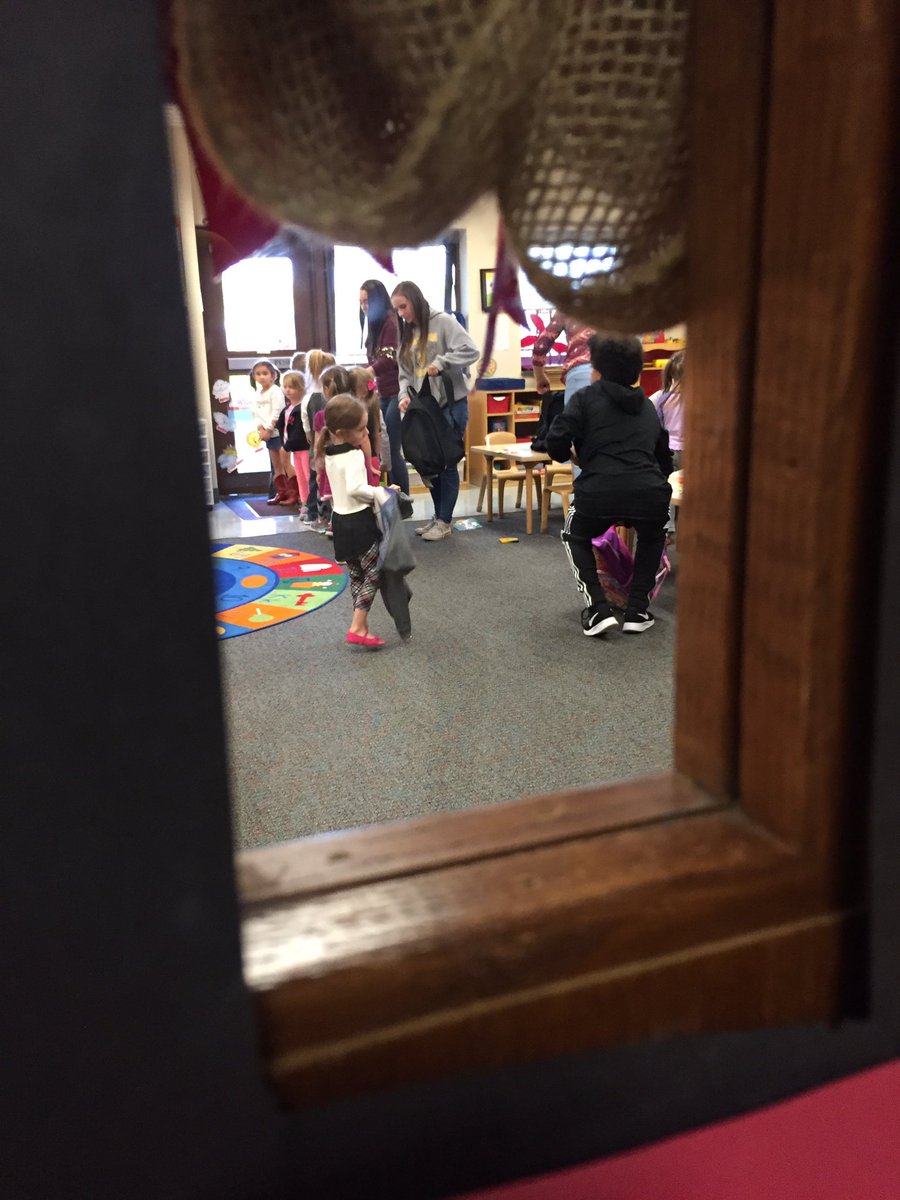 dennis_zedalis's tweet image. #gsmentoring #lockerprobs #frozenintime #cubsden #mailday