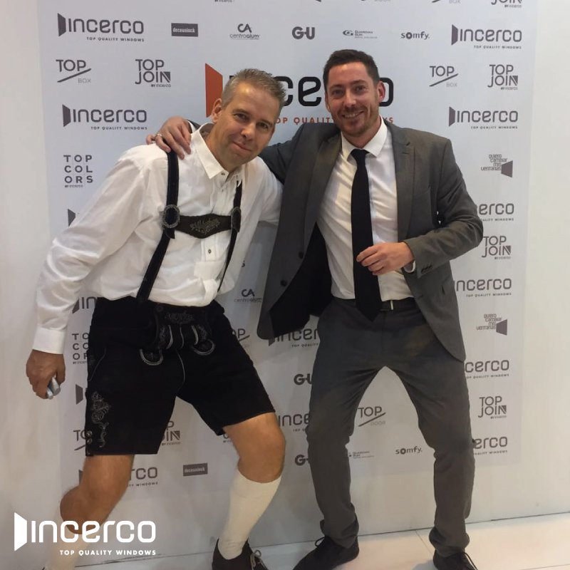 infoincerco's tweet photo. Cristian...mejor foto imposible. Un abrazo y sigue siendo así de genial!
#Veteco2016 #Incerco #TopDoor #TopBoox #TopColors #TopJoin https://t.co/GZIRDHIRh1