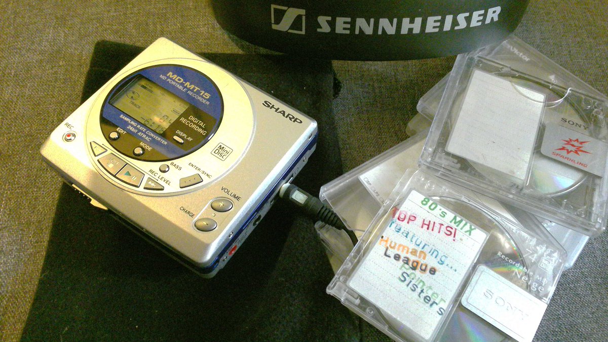 CitrusArcade's tweet photo. Taking my #minidisc player out and about! #HiFi #music #Portable https://t.co/mZUaB8Hwbg