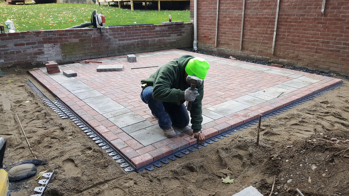 Wagnerscape's tweet image. Half day install! Great guys! Great crew! Work hard AND smart! @TechoHeter @techobloc @paverpete1