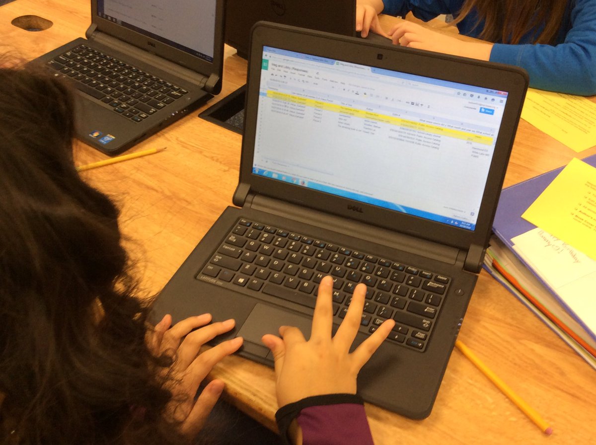 ommsmedia's tweet photo. Students @hcpss_omms are narrowing their selections. Their class will vote on the best books to buy. #studentvoice https://t.co/ZxWUUa7rTg
