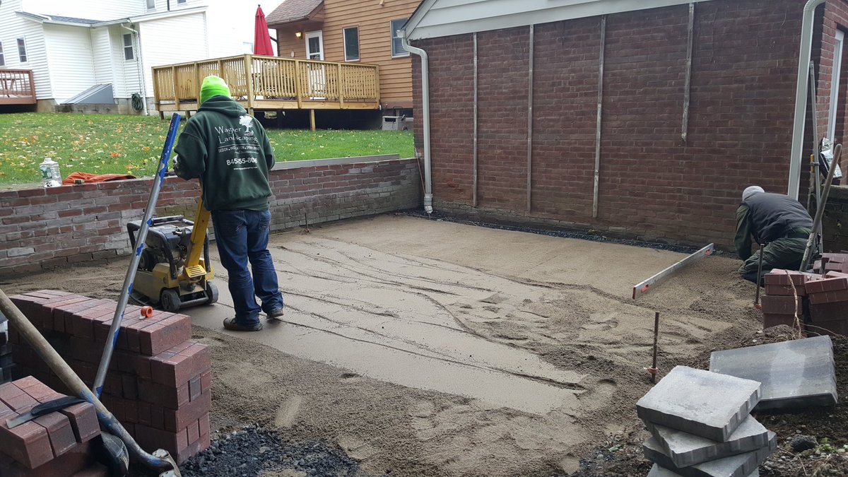 Wagnerscape's tweet image. Half day install! Great guys! Great crew! Work hard AND smart! @TechoHeter @techobloc @paverpete1