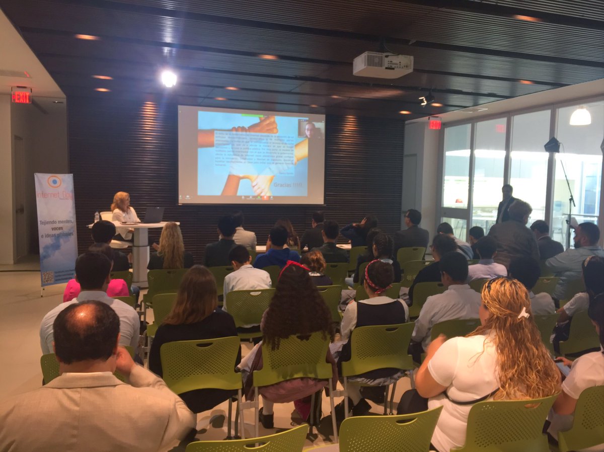Estudiantes boricuas conocen de nuevas tendencias del internet en conexión directa con Costa Rica y Mejico!