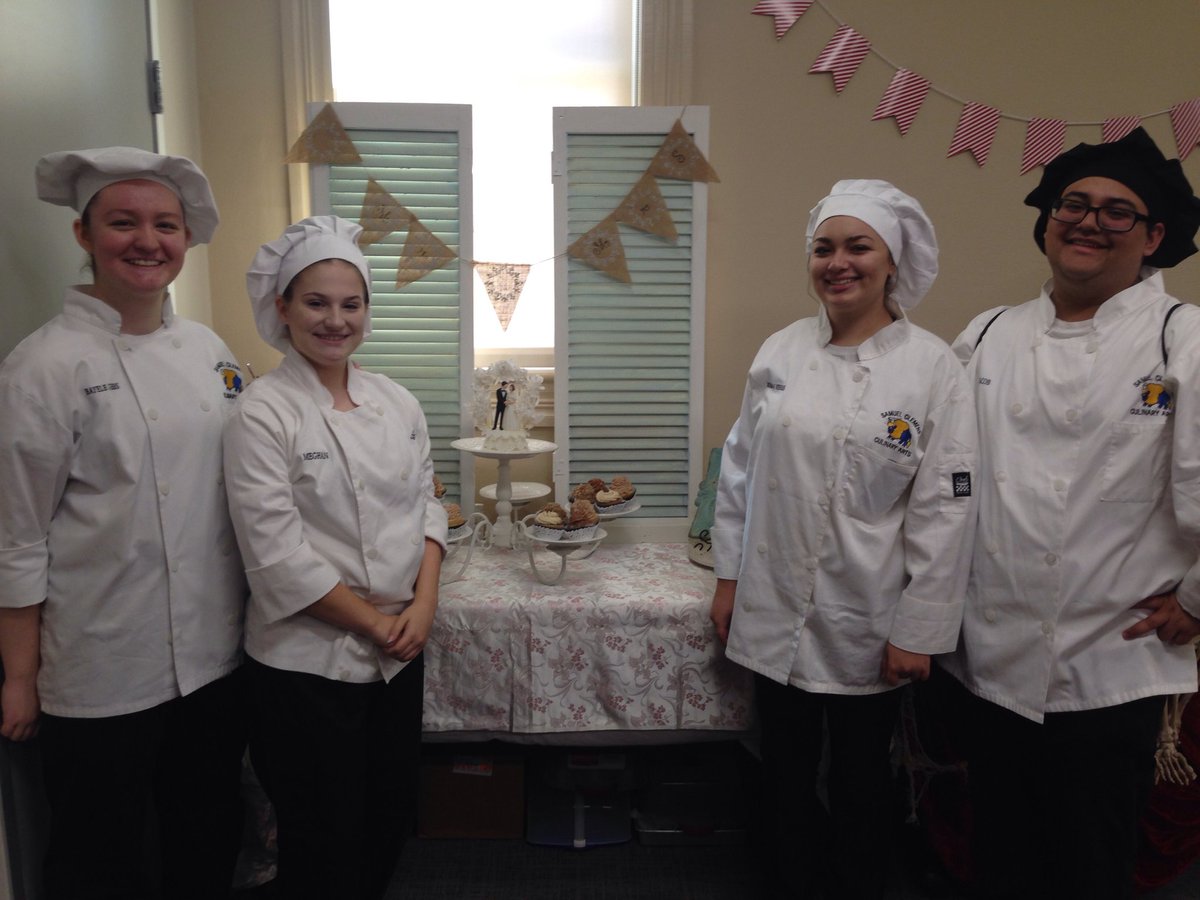 scucisd_cte's tweet photo. Clemens culinary @ SA Cupcake Battle! Good luck Buffs @schsculinary https://t.co/3jN4WEUkml