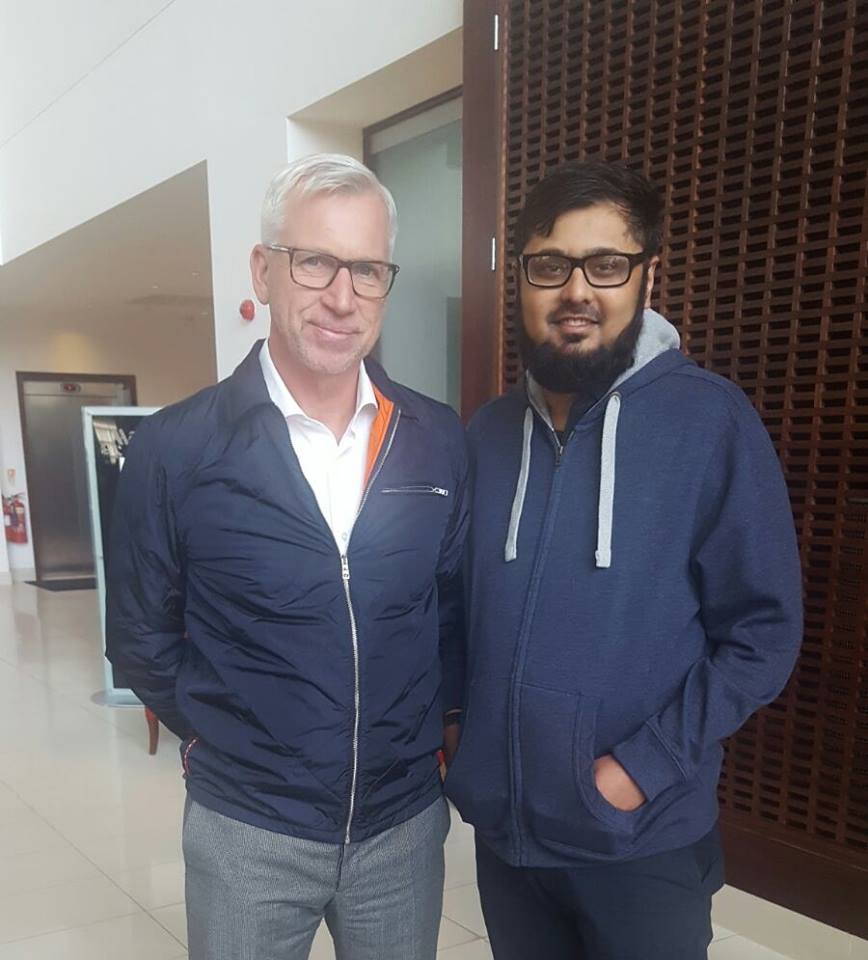 bhamji38's tweet photo. With Alan Pardew @CPFC manager https://t.co/3MkK4duPcS