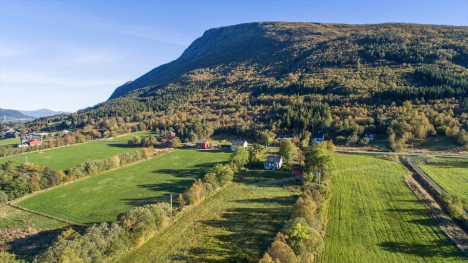 viseiendom's tweet photo. Ditt eget koselige småbruk? - Stor tomt og egen strandlinje i #Gjemnes, en kort kjøretur fra #Kristiansund! https://t.co/TY9BRA1TjO https://t.co/c6IdeYR4WY