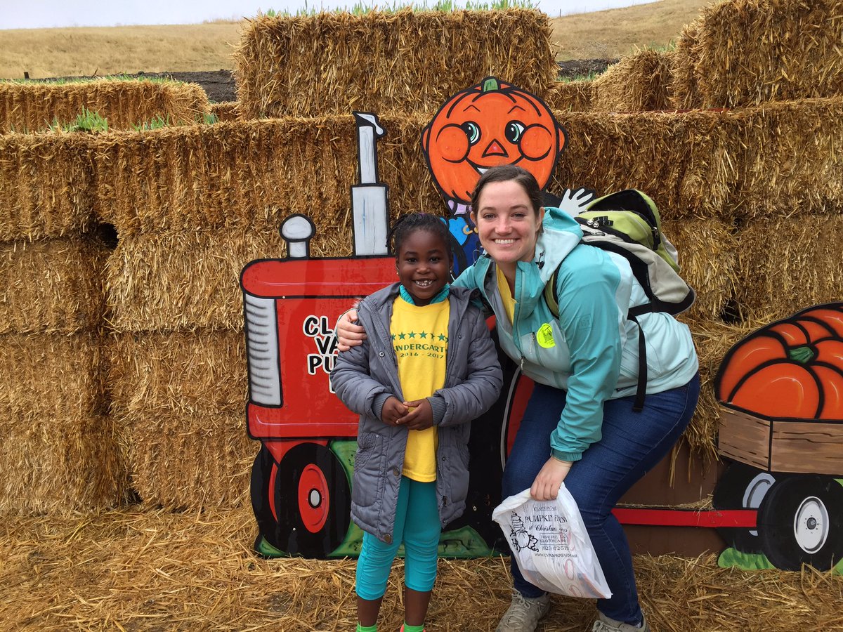 andersonsowls's tweet photo. We didn't mind the rain at the Pumpkin Patch! #andersonsowls @MonteGardensEl https://t.co/FRtKulM0mX