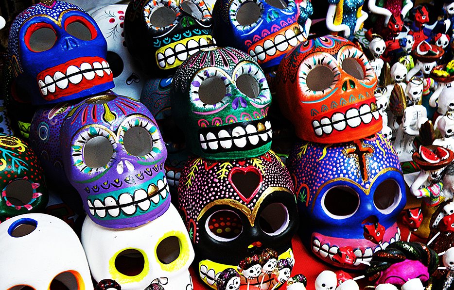 DavisHSLatinos's tweet photo. ¿Cuándo es el día de los muertos?
Es el miércoles 2 de noviembre.
¿Es lo mismo que 'Halloween'?
No, es una celebración de vida. https://t.co/PLpto9Be1h