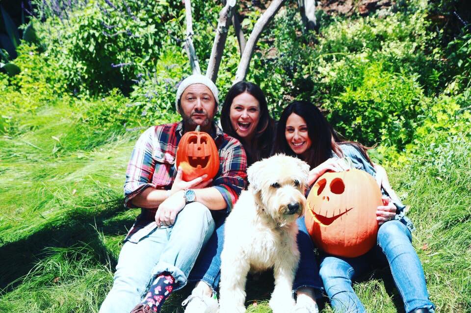 DontStealThisAM's tweet photo. Is this not the Quinn-essential Halloween vid? https://t.co/tUIJXS6PX4 https://t.co/AT9JMQzCNc