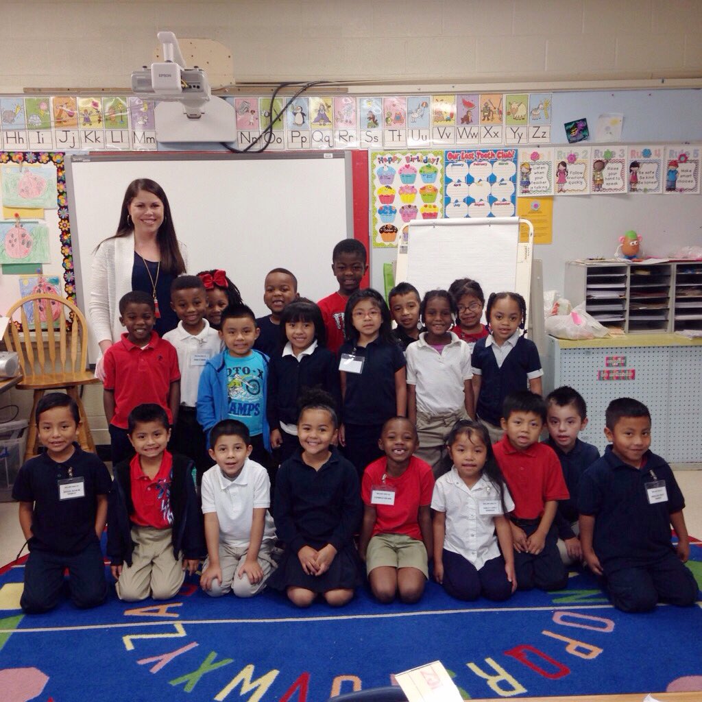 kdhammontree's tweet photo. Follow me as I elect to be drug free @Willow_OaksES! @SCSK12Unified #redribbonweek https://t.co/8j9LFbTguS