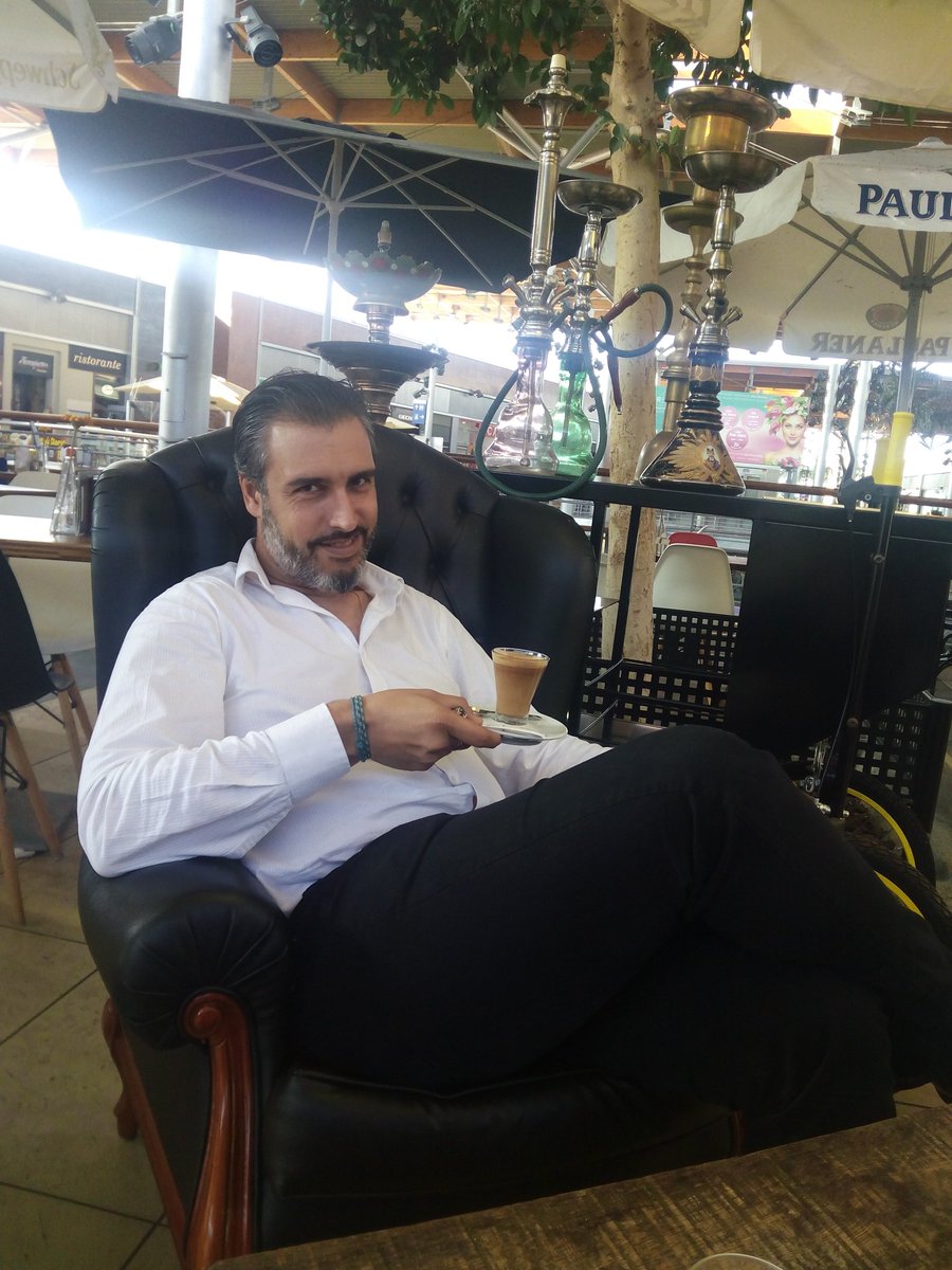 ETIAM_28's tweet photo. #divendres #CafeConEstilo #finde 😊😊 https://t.co/JCztB0Q0N6