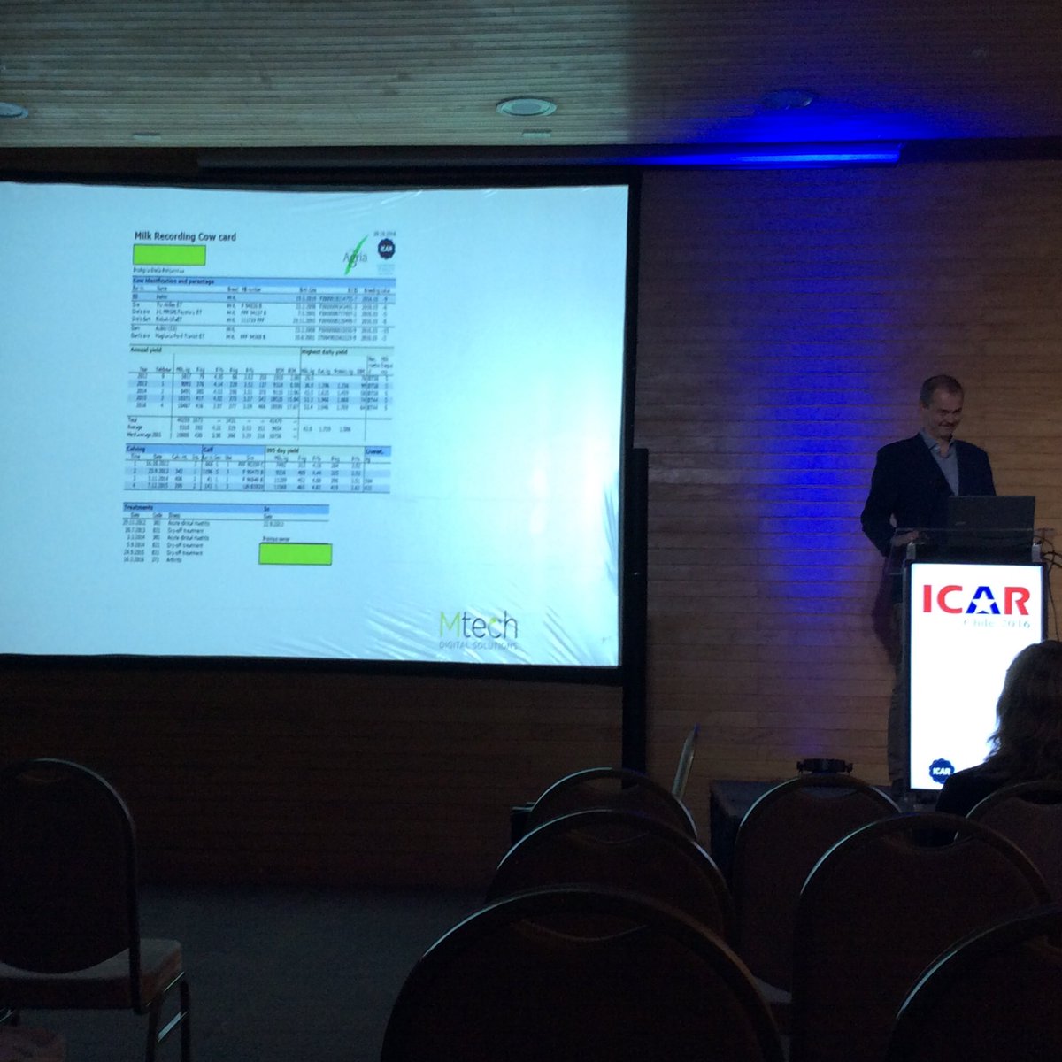 DanielMLefebvre's tweet photo. @jkyntaja gives overview of changes to milk recording in Finland to give more flexibility to farmers, new reports #ICAR2016 https://t.co/02xDkodarW