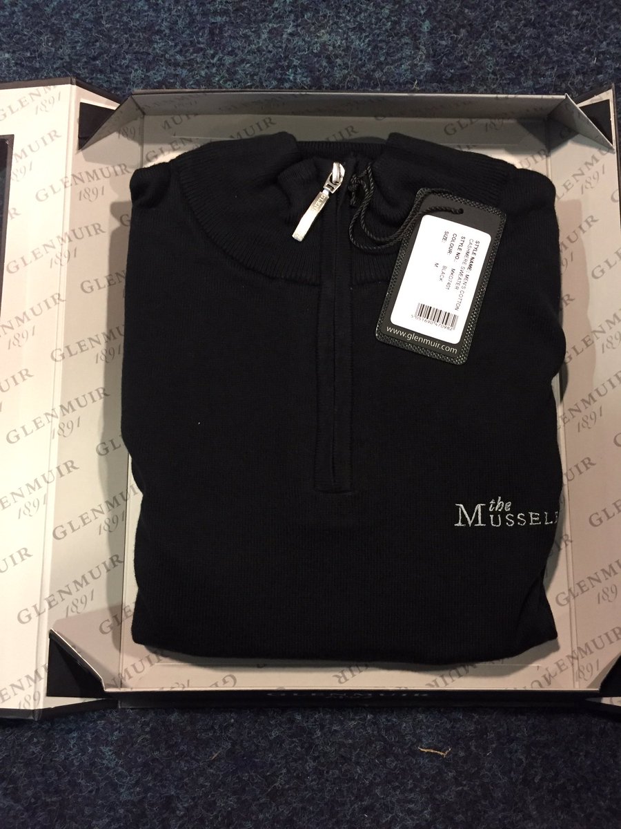 MussGolfAcademy's tweet photo. Brand New Crested Zip Sweaters have just arrived! Come in black and navy get yours while there in stock! #NewStock #2017Range #MGC https://t.co/WJ4NkZOChO