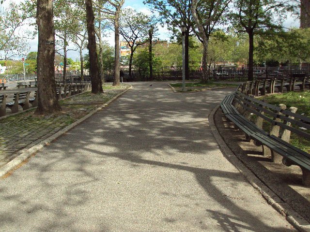 nyc311's tweet photo. NYC artists: apply to have your art displayed in a @NYCParks &amp; get a $10,000 grant. Apply before 11/13 deadline: https://t.co/3PhgPyZwsj https://t.co/zACBsMAAfz