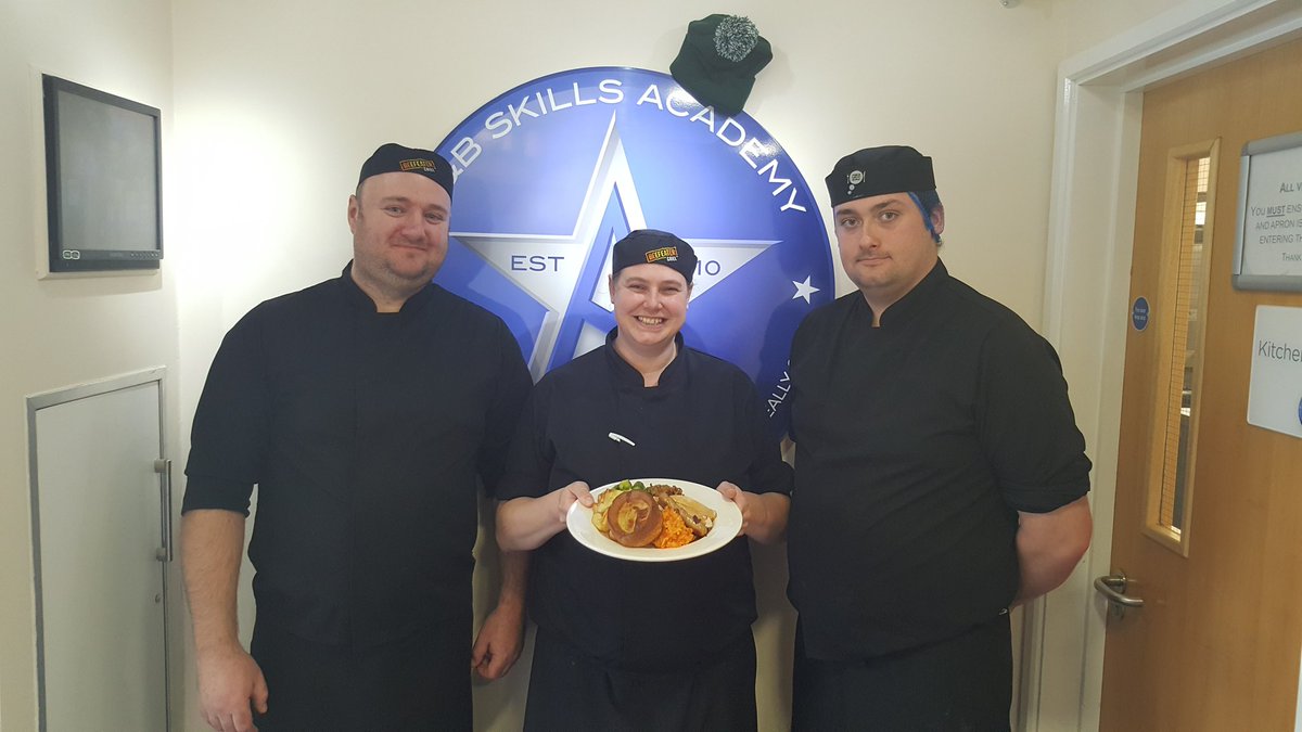 gladdy86's tweet photo. Friday Xmas feeling great food by beefeater this week @academy_north @academy_south @Academy_centra1 @RichLev1 @HookyPchooker https://t.co/FMHmGaoAwp