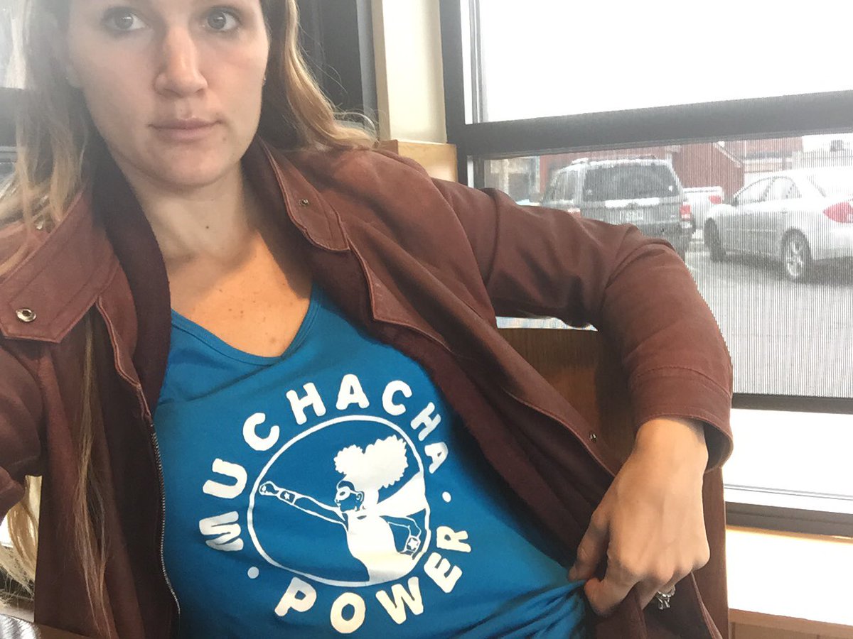 MeganJMyers's tweet photo. My first #365feministselfie & my Muchacha Power tee. Back reads bold brave & fuerte. #muchachapower #femininefierce #boldbravefuerte https://t.co/o1NpTOB9sa