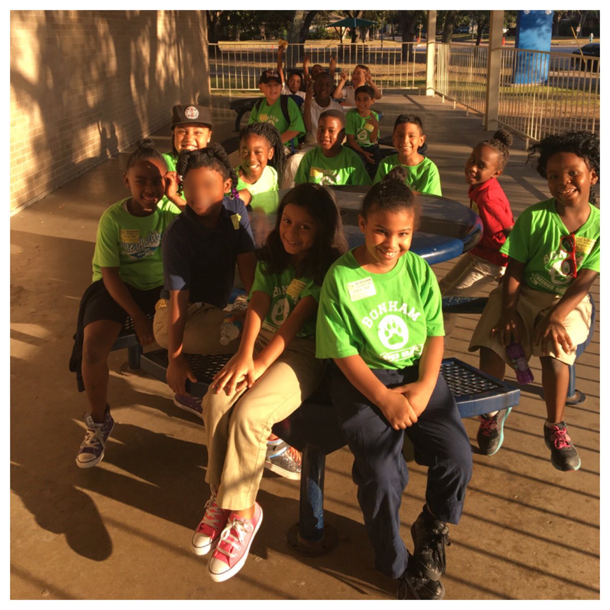 themrsmccoy's tweet photo. Ready for our first field trip!!! Oil ranch here we come! #teambonham #teachingismylife #iteach #filedtrip #friyay https://t.co/yM2SpSfbjY