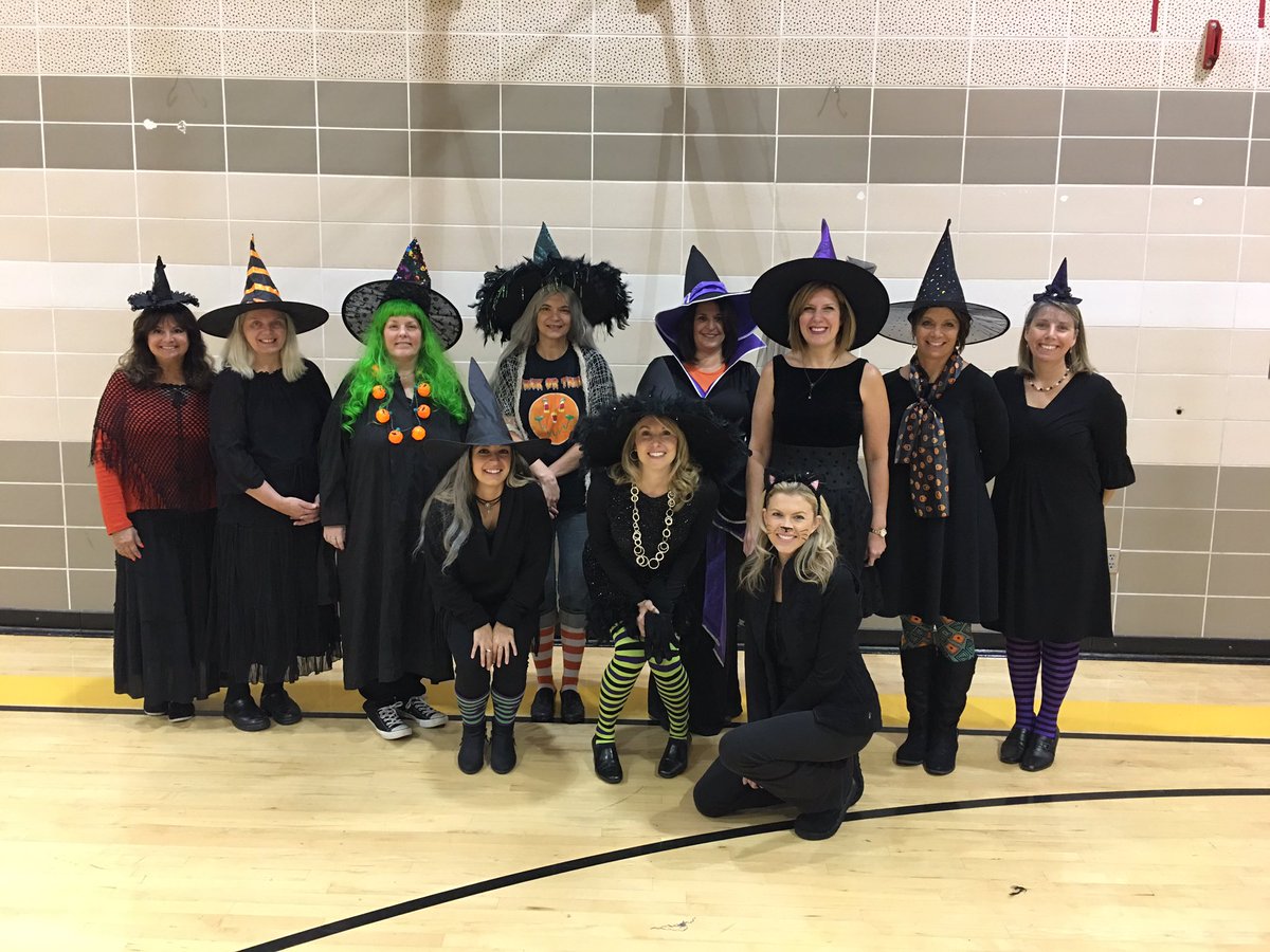 kosanovic_j's tweet photo. Thank you Forest Grove faculty and staff for making it a memorable day for our students. #MontourProud https://t.co/pwxStBLpNx
