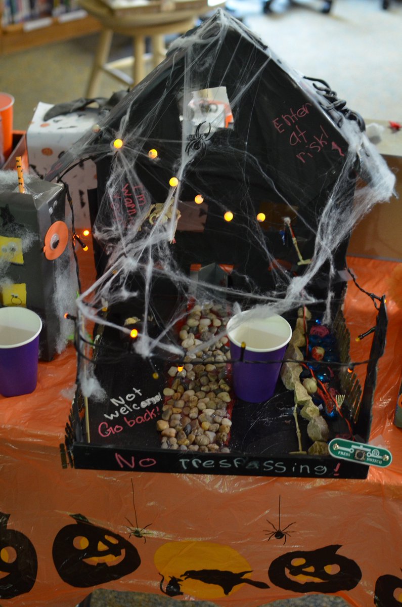 DGDistrict58's tweet photo. Halloween fun: @PierceDowner hosts its 7th annual Haunted House Competition! https://t.co/ZdHaVx6Cze @lucyeelford #dg58learns https://t.co/P1trnmnuli