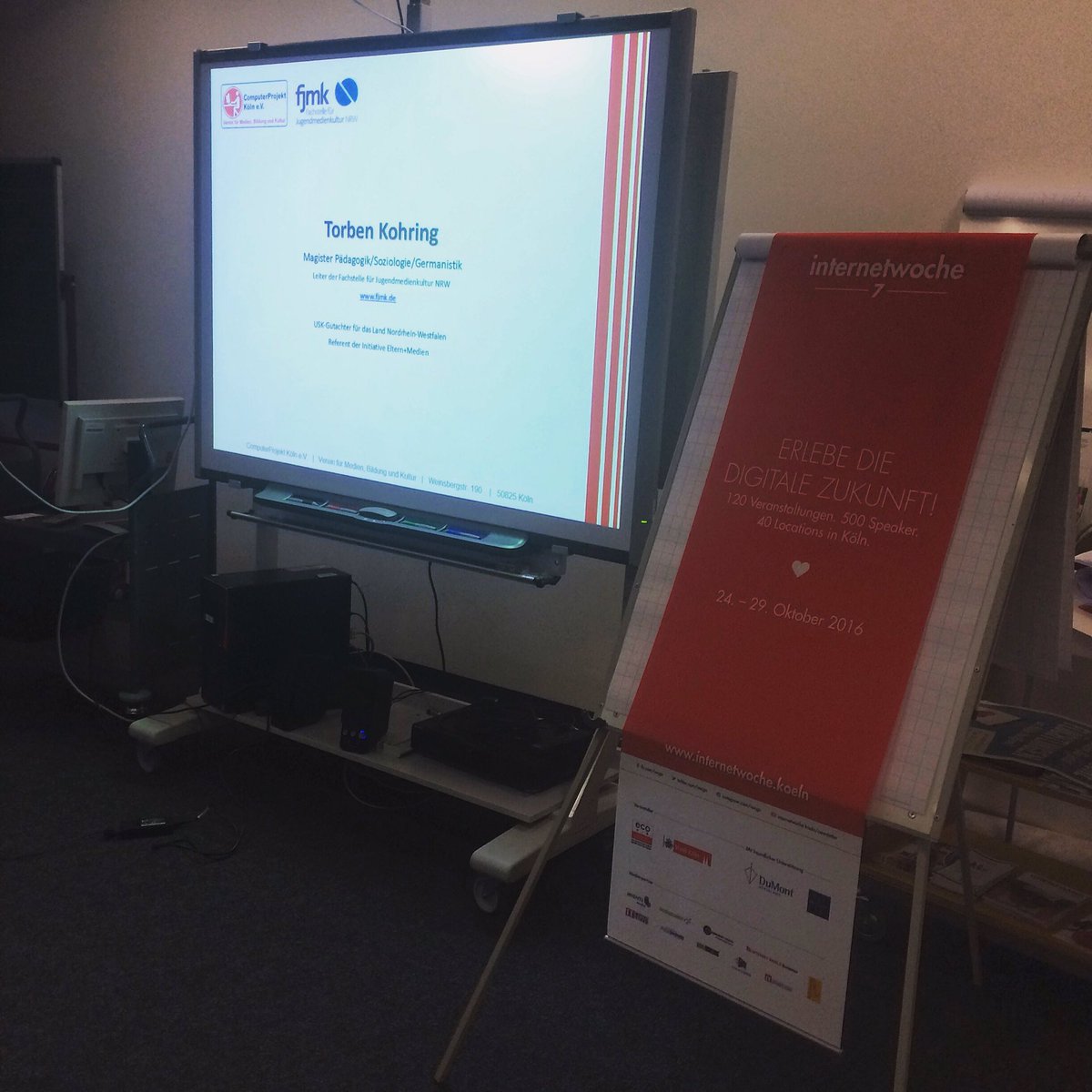 In der Stadtbibliothek geht es jetzt um die Bedeutung von Streaming-Diensten #iw7 @stbibkoeln