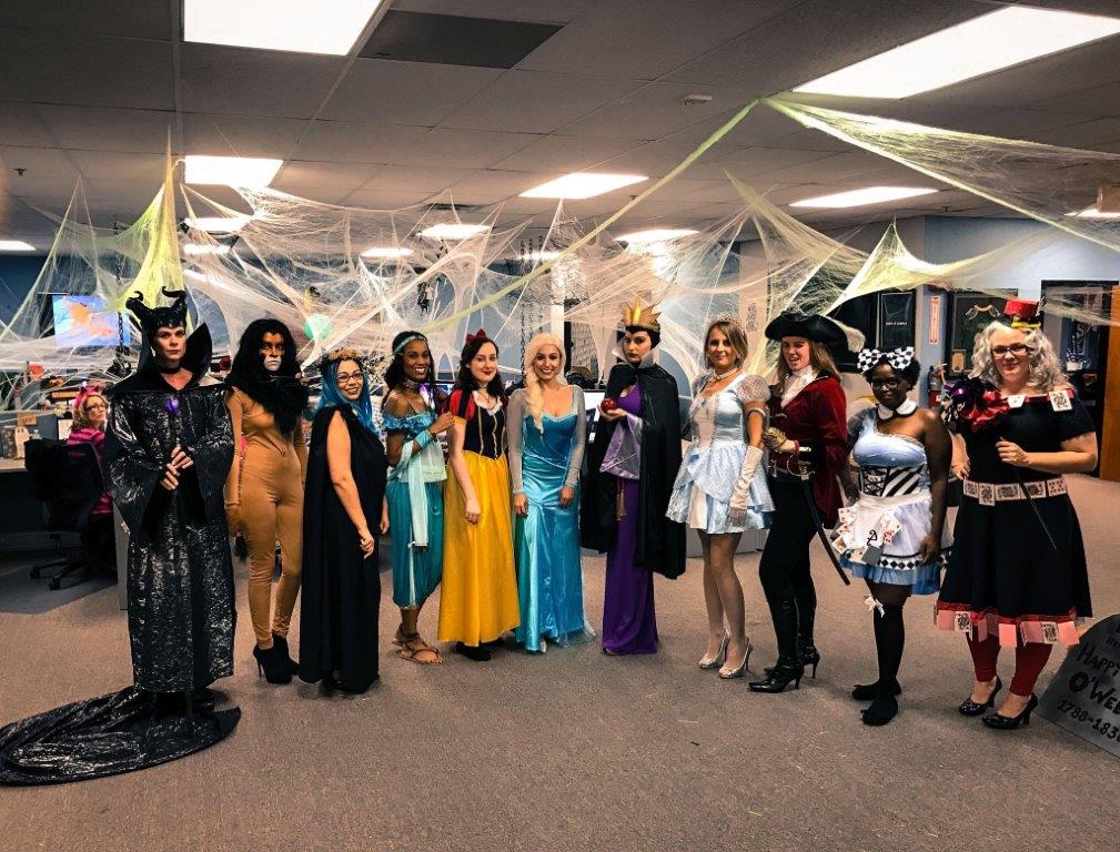 SWilliford1008's tweet photo. I'm surrounded by idiots... #wheresmyhyenas #BOOGrace2016 #DisneyVillainsandPrincesses #CnB #BePrepared https://t.co/ZRAZLT9JmM