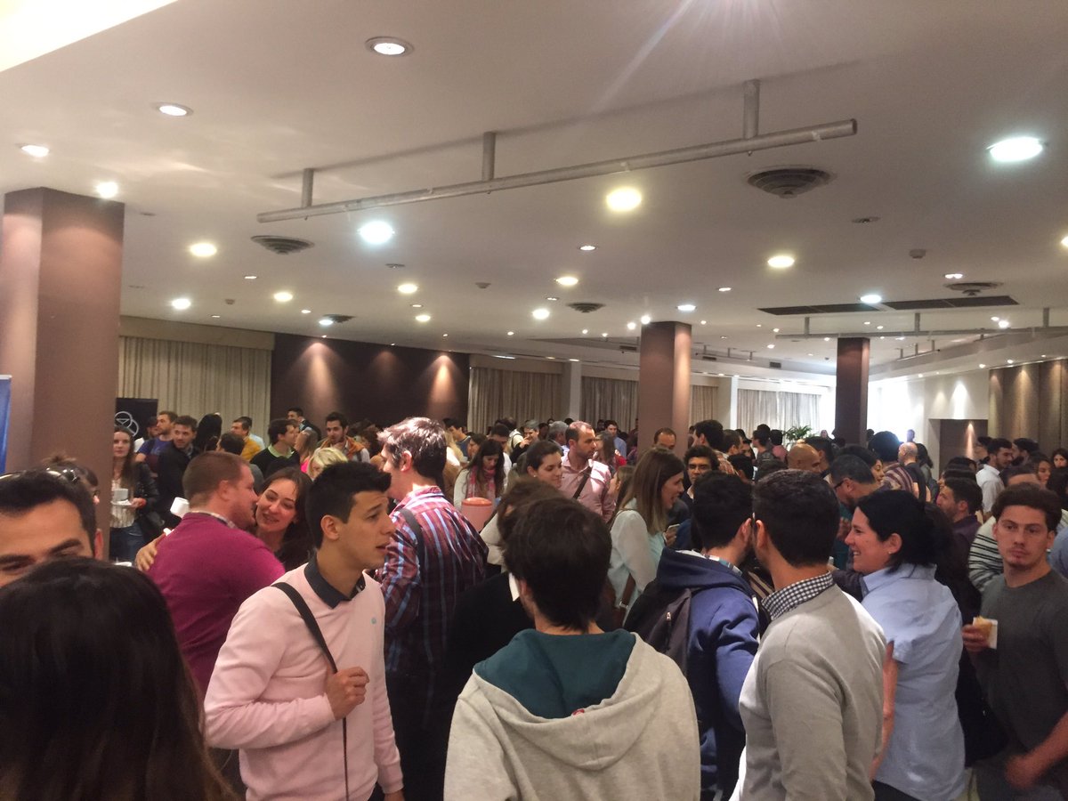 StartPaP's tweet photo. Primer break del #smday en @DinosaurioMall .En minutos @ruccimauricio de @LAVOZcomar hablando de #bigdata https://t.co/gfsCbYAQQP