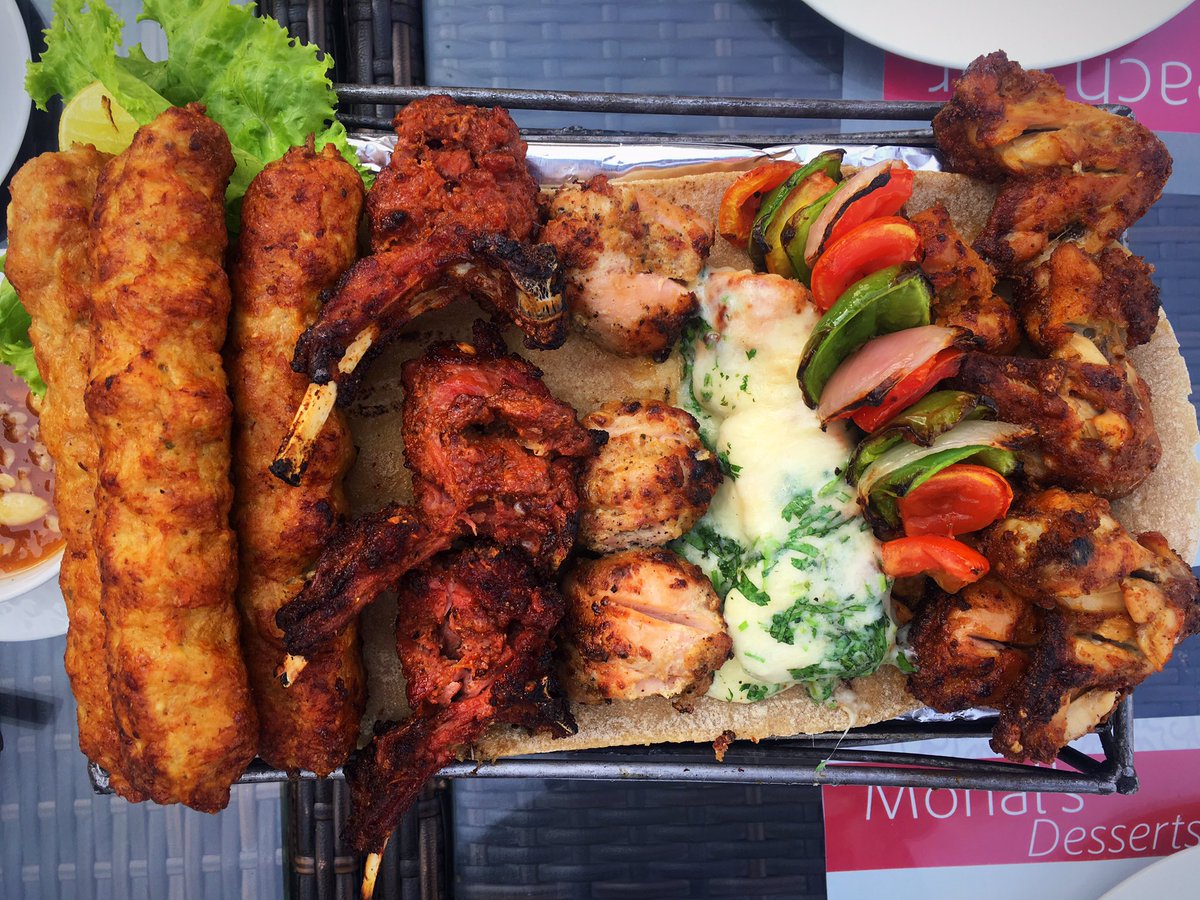 tipu67's tweet photo. THAT Mix Grill Platter at Monal Lahore #FoodiesRUs https://t.co/1ETy5kjDLH