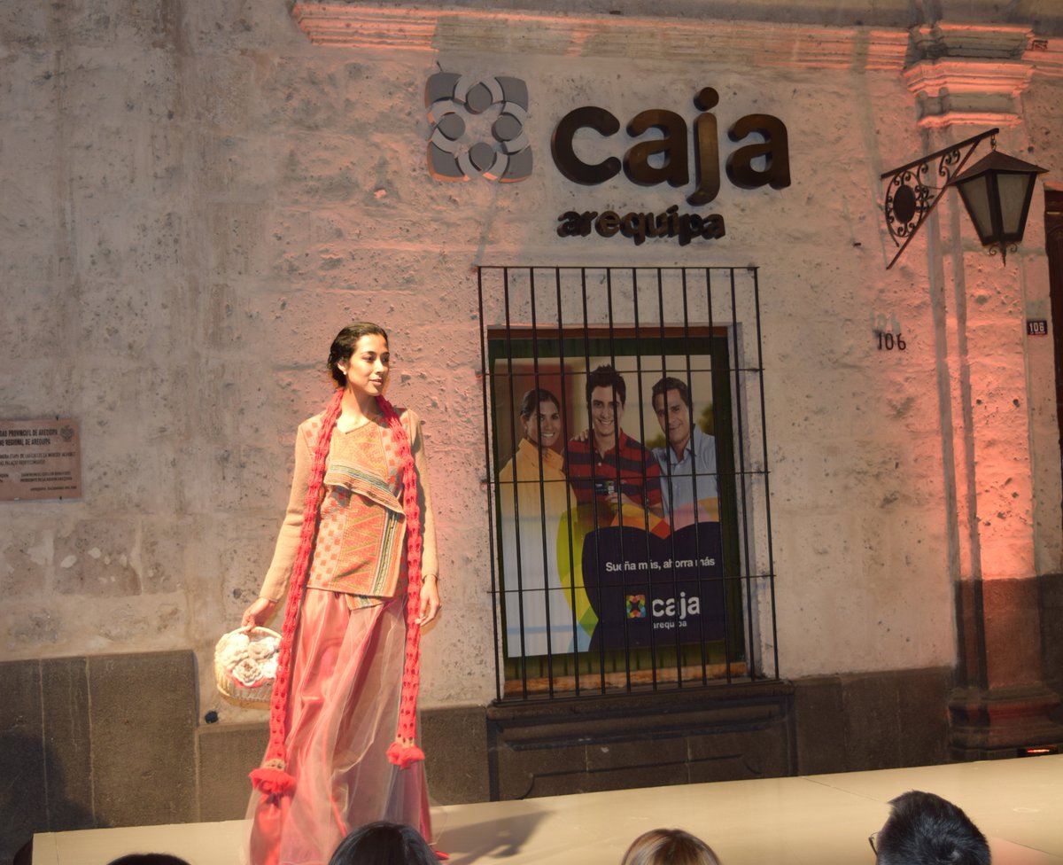 CajaArequipa's tweet photo. La belleza de la casona La Merced, sede central de @CajaArequipa , fue el escenario perfecto para #AlpacaModa2016 https://t.co/nIy7h7vNJt