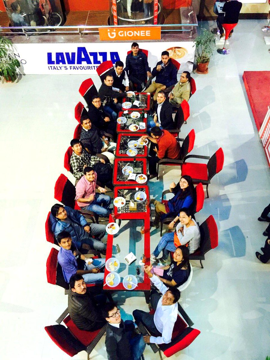 ashokpillar's tweet photo. Republicans special get-together to mark upcoming Tihar festival at #CTCMall #GoodFriday #Republica https://t.co/Nh1e98UQDR