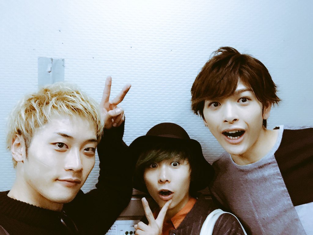 ko_suke_asuma's tweet photo. 初日を無事終えました（＾ω＾）
初演、再演で観た景色をもう一度みることができて、なんかジーンときたな。明日もみるぞ！！！！

そして、
明日はマチソワの2公演！
頑張るぞー(￣^￣)ゞ https://t.co/BGuN24BpUR
