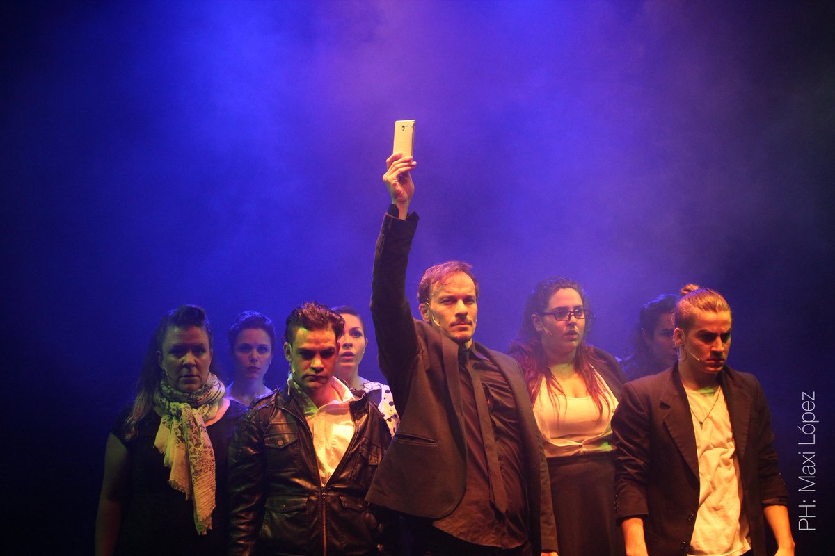 <a href="/lacarnimusical/">La Carni Musical</a> hoy 23.45 en <a href="/ElMetodoKairos/">El Método Kairós</a> !!
<a href="/Velazquez_Pedro/">PEDRO VELÁZQUEZ</a> <a href="/RodriPedreira/">Rodrigo Pedreira</a> <a href="/MemeMateo/">Meme Mateo ♡</a>