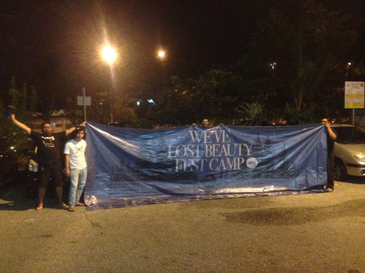 arwithutarid's tweet photo. Proses pemasangan pembanneran oleh jentera2 #WLB16 . Jumpa besok jentera!! ๐๐ https://t.co/UbFR7oWpm5