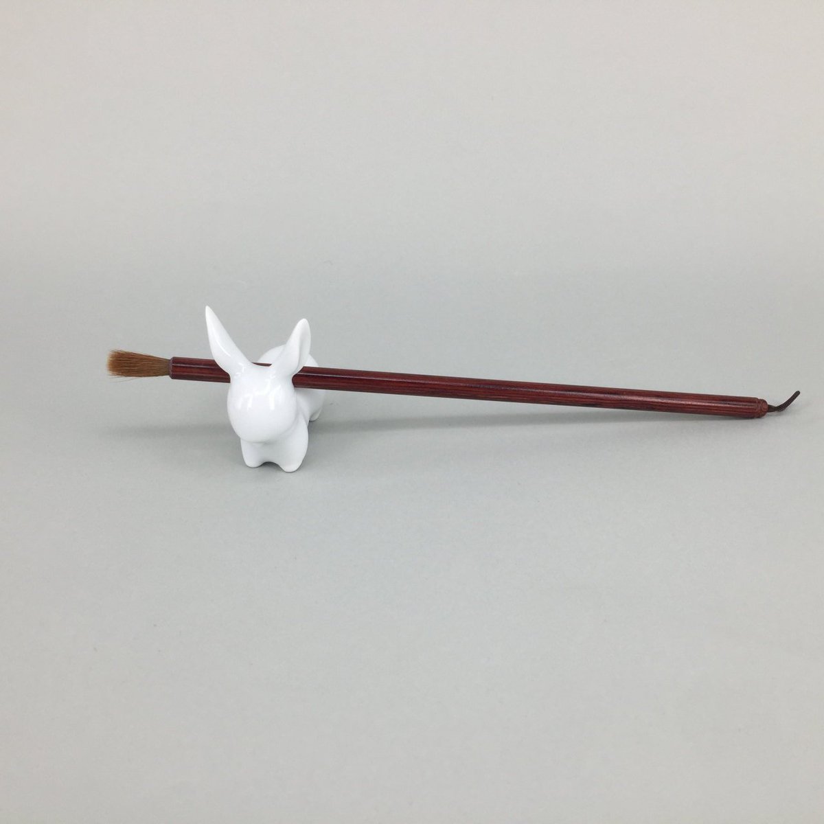 theInkston's tweet photo. Handmade Ceramic Rabbit Pen/ Chopsticks/ Brush Rest. 13 USD. https://t.co/DvfKQyCABV  #BrushRest #ChopsticksRest #PenRest #Rabbit https://t.co/bd8RbLveIC