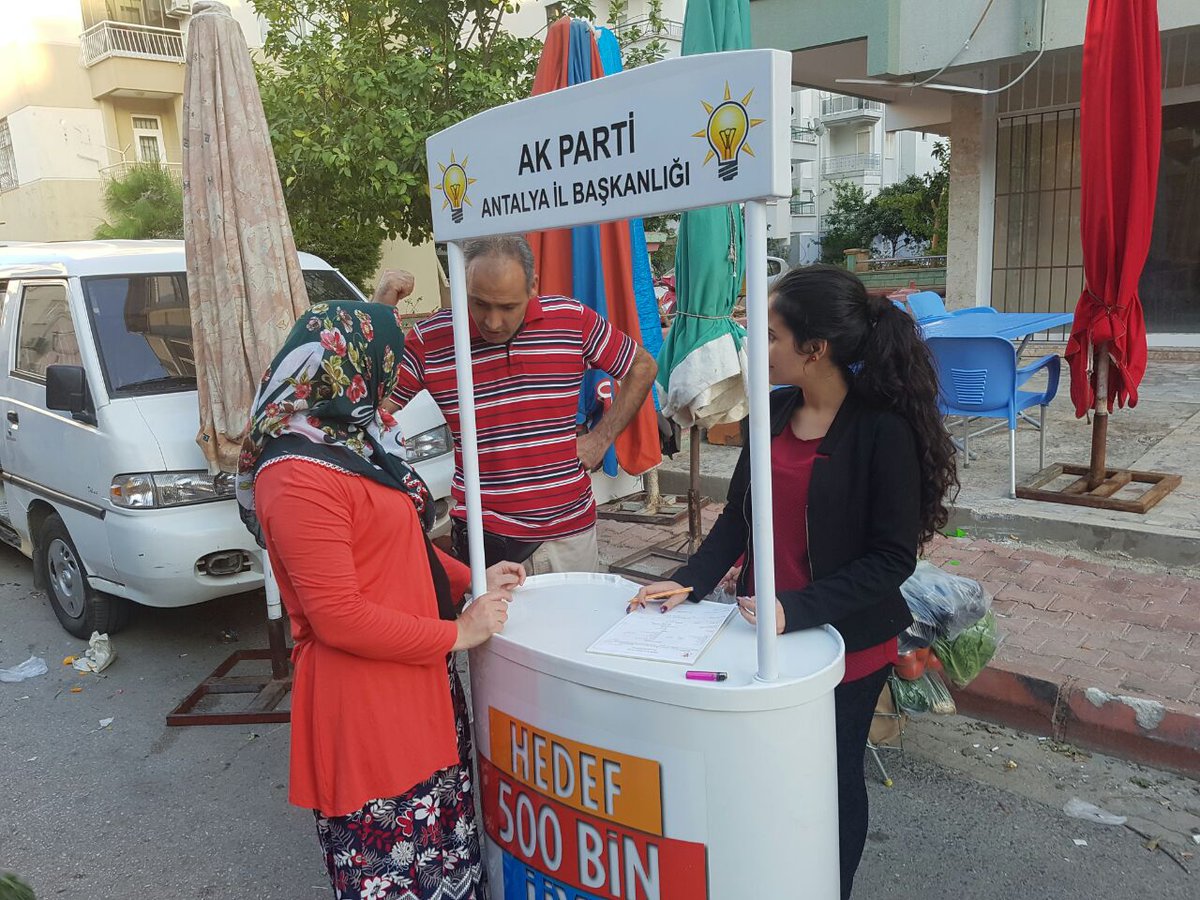 Her yeni üye güçlü Antalyamız için büyük bir adım.. Bugün kurulan üye standlarımızdan #Konyaaltı <a href="/Akparti/">AK Parti</a> 

@AkKonyaaltGenc <a href="/OmerAKBAS2/">Omer Akbas</a>