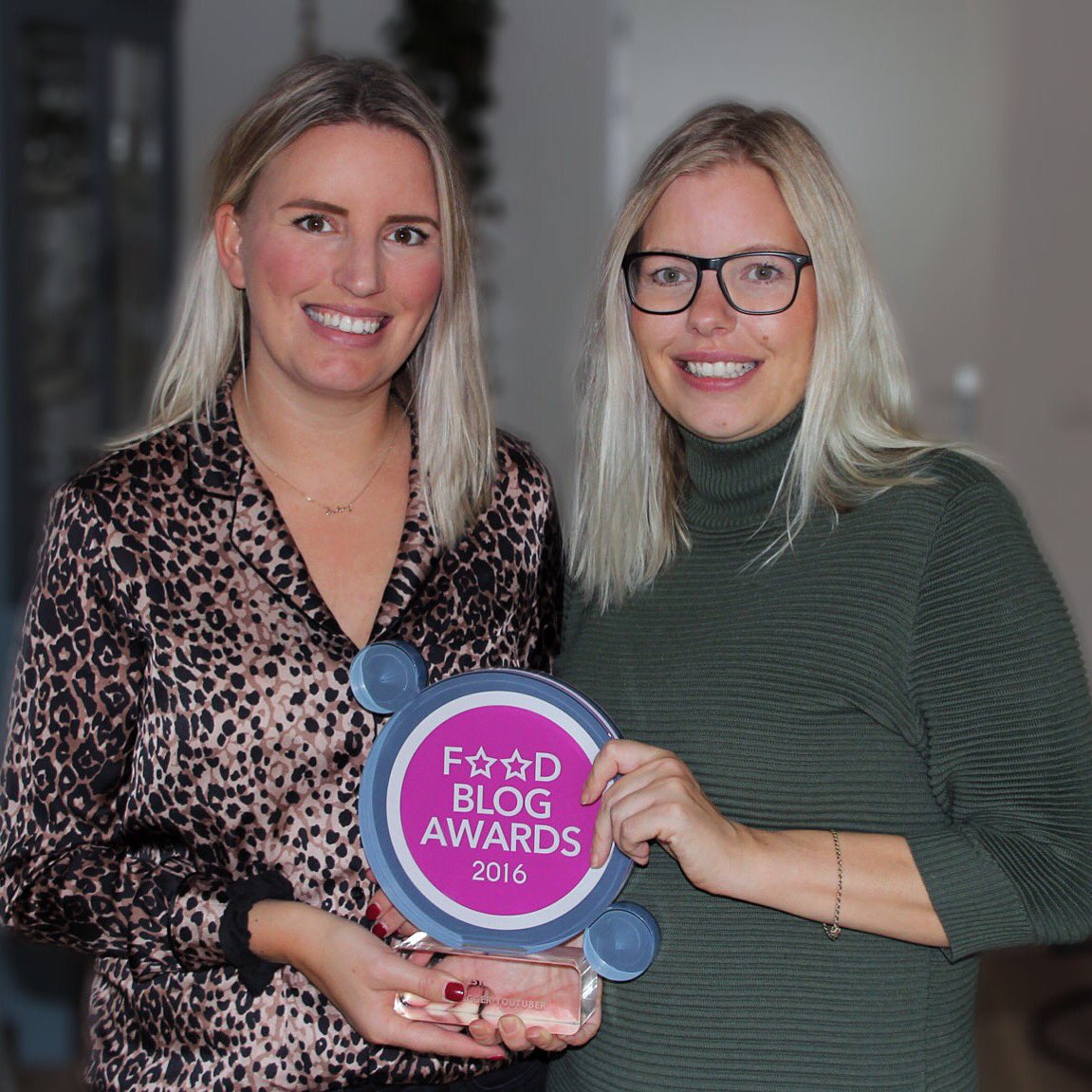 FoodBlogAwards's tweet image. Winnaar Food Blog Awards 2016 'Beste Foodvlogger/Youtuber' - Uit Pauline's Keuken