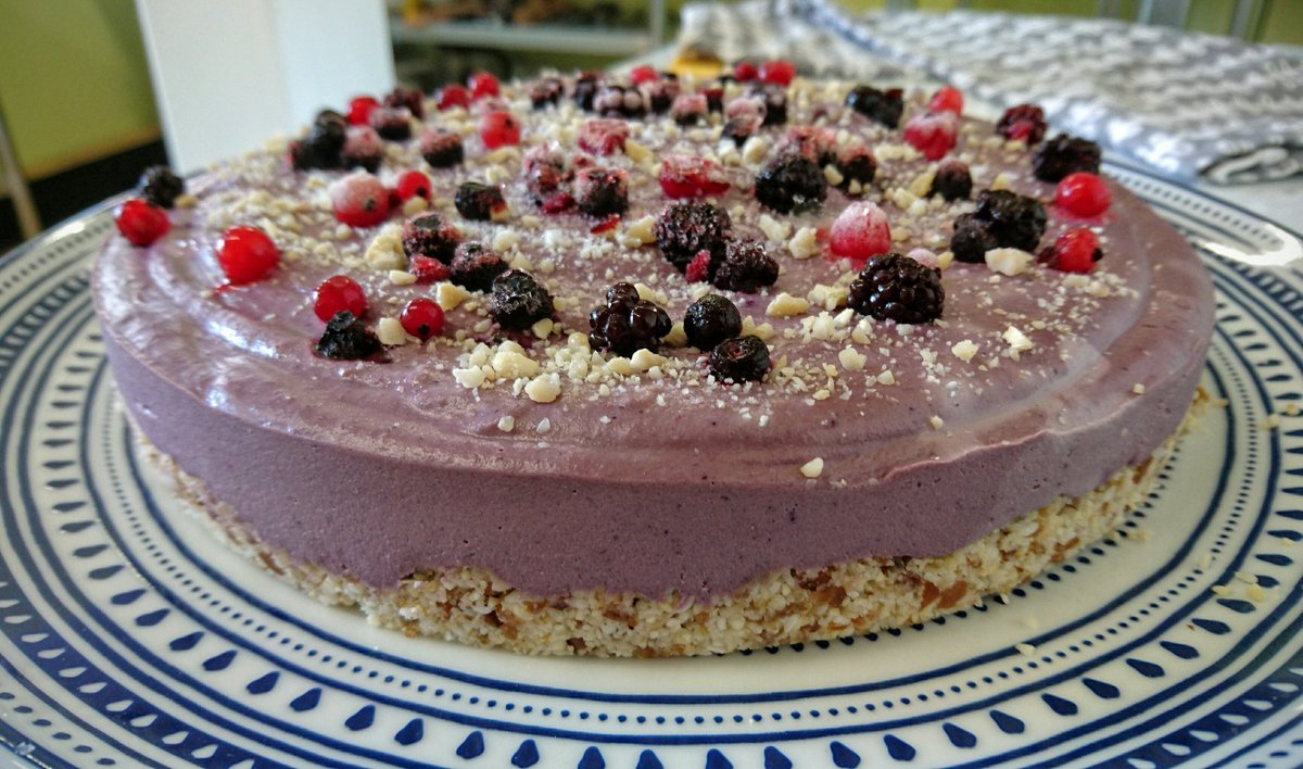 cindy_buquet's tweet photo. Organic Raw Mixed Berries Cheesecake at #thebuttonWarehouse https://t.co/tlpkxCjh6l