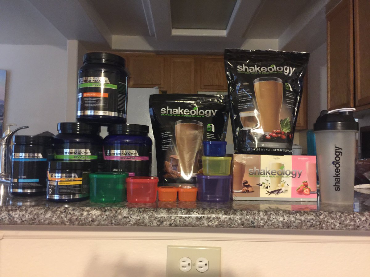 DDucksOne's tweet photo. When a family works out together and are serious about nutrition. #Shakeology #PerformanceFormula #PortionControl https://t.co/pF1YjlncRV
