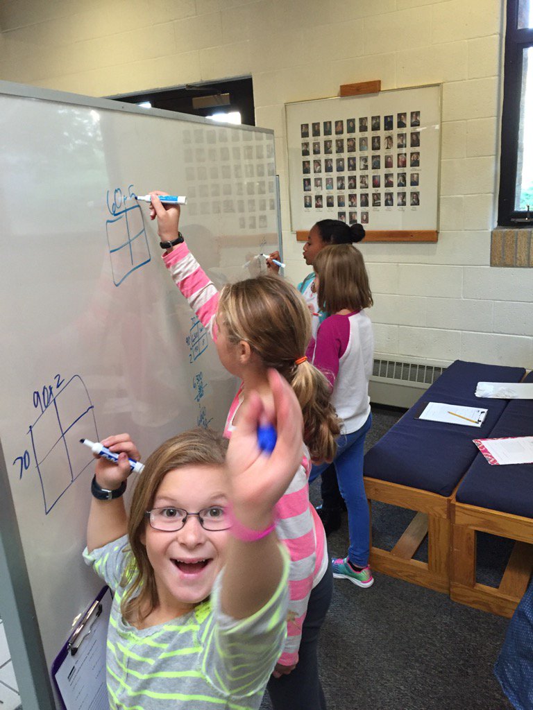 rooks_rachel's tweet photo. Place value method. #4math #multiplication #4zcs https://t.co/e7NsxNpsoz