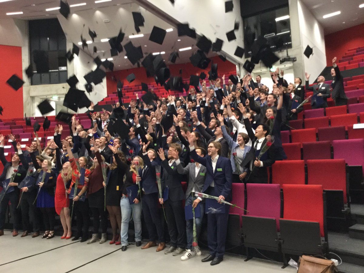 AlmaSchaafstal's tweet image. Congratulations to all of you with your bachelor diploma! #EEMCS @utwente