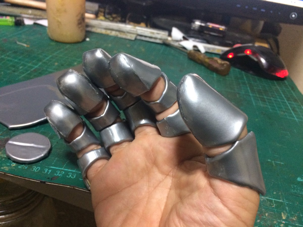 Darkknightarmerさんの 鋼の錬金術師エドワード エルリックの機械鎧制作過程まとめ Togetter