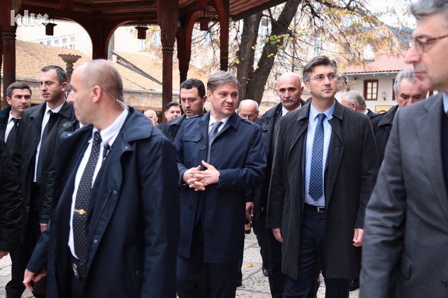 Sa hrvatskim premijerom @AndrejPlenkovic u šetnji #Sarajevo #Bascaršija #kazandziluk #katedrala #Begovadžamija
