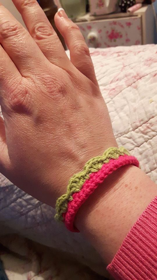 MWMOLWH's tweet photo. #FiverFriday £5 pledge! https://t.co/MMYXnGYtEY #savedolly #crochet #Bracelets #Campervan #bedfordbambi #crowdfunding #bipolar #supermum https://t.co/CH848cyudm