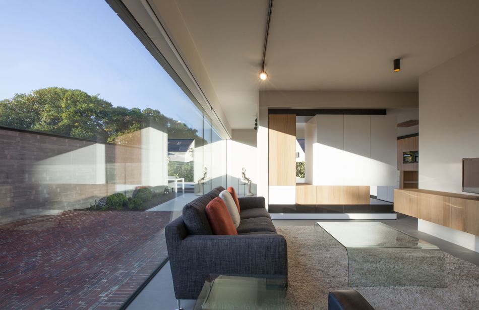 Abitazdotcom's tweet image. Somewhere between outside and inside... Discover the complete project by @EMParchitecten on abitaz.com/en/project/cla…