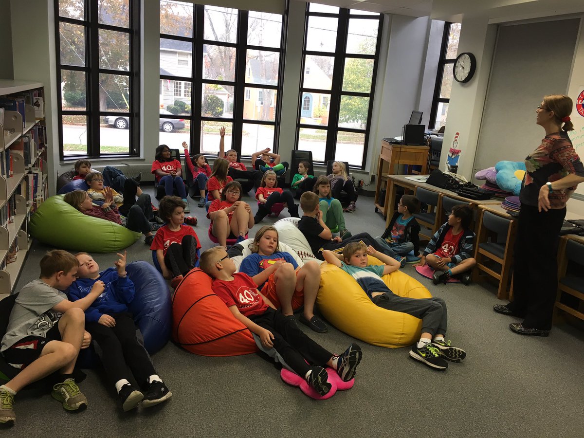 lincolnk8sonju's tweet image. Great discussion in Media class today!! #learningincomfort @LincolnK8School