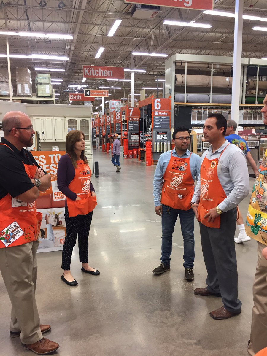 GAINESVILLEHD's tweet photo. Great walk with @THDSpecialtyOps @BobbyPeugh #27 in THD Services #SEBEST @cgarc_3 @JuleeEckert @shane_home @GarrisonPatti @Penn_DSM https://t.co/xNefBJf0xA