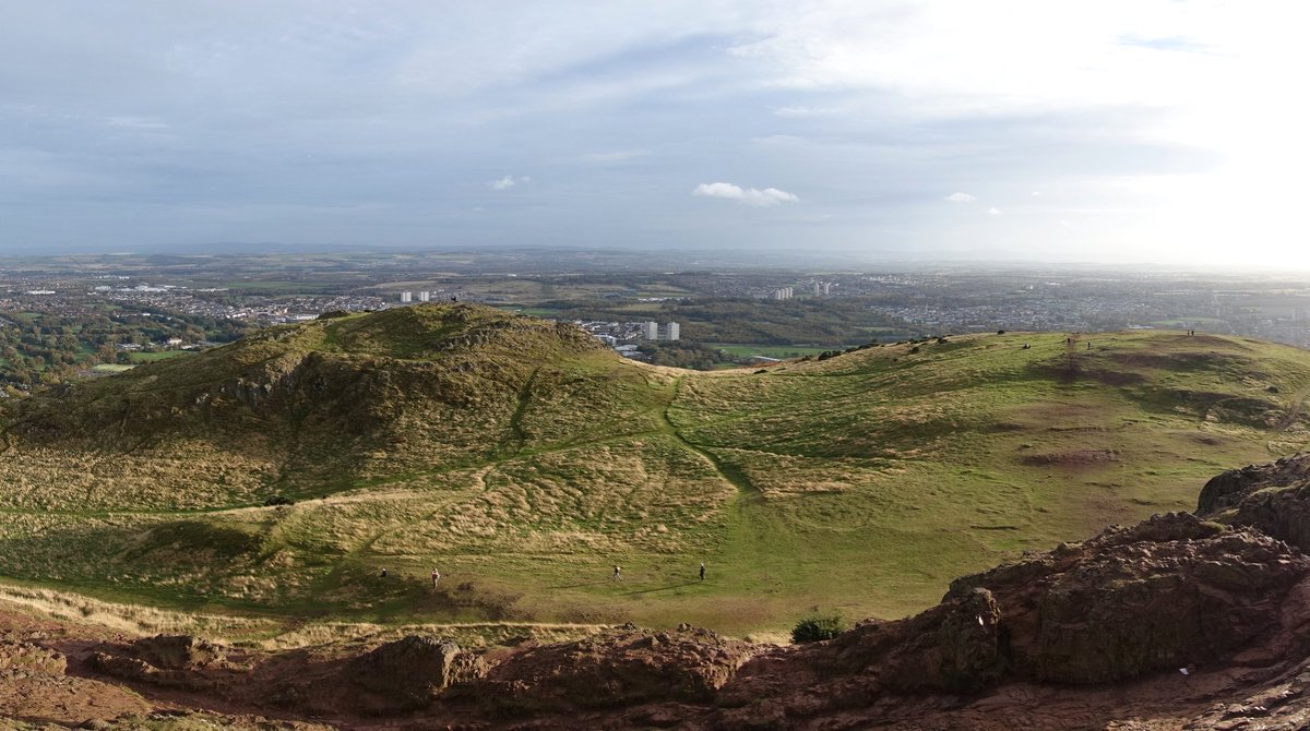 rasmus's tweet image. In Edinburgh for #scotphp16
Did a run/hike up to Arthur&apos;s Seat just behind the conference venue
If you are at the conference, do that hike!