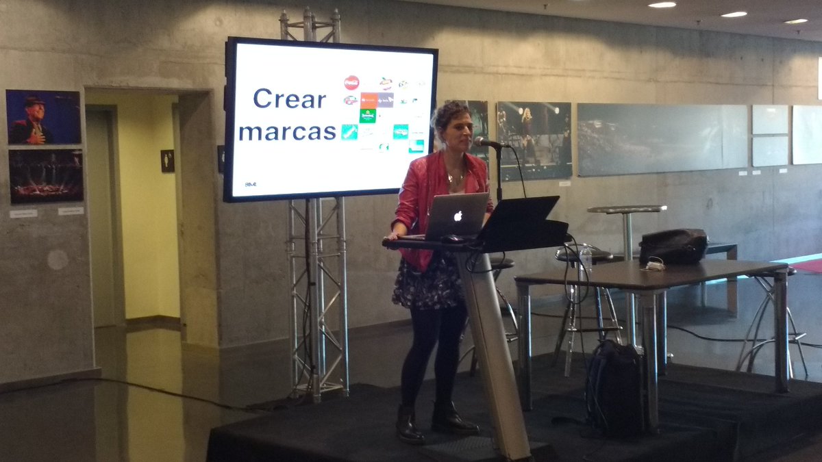 bimehackday's tweet image. Ahora es turno del #branding con @MAIBISNES de Estudio VVV en @betabeersBIO
