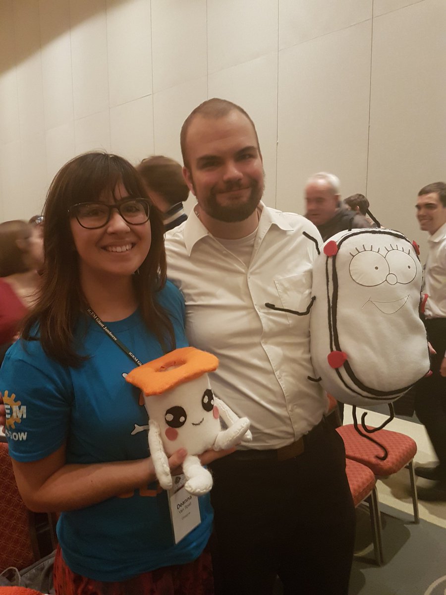 Glasgow_iGEM's tweet photo. @iGEM_Goettingen thankyou for taking a picture with us and our team mascots! we loved your talk 😀 https://t.co/15lvrh3Efz