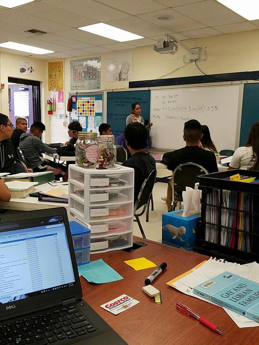 cottonvalleyec's tweet image. Juniors teach each other Physics in English class. #wrongclass #teamwork #crosscurriculum