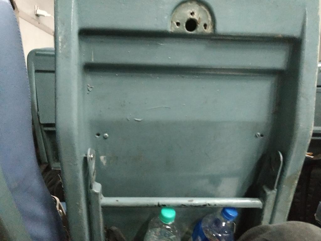 ankur904's tweet photo. @sureshpprabhu Travelling to home town for Diwali festival.Train no :14731..Seat no 18 and 19 ..coach C1.. uncomfortable seats..no  boards.😢 https://t.co/X46IL7uoEn